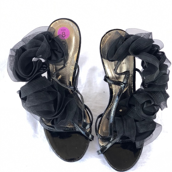 Bakers Rory Black Ruffle Pumps - Picture 8 of 9